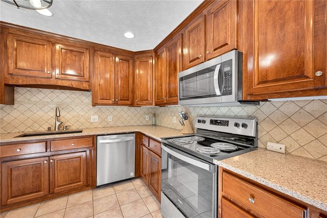 223 Brooks Drive, Townville, SC 29689