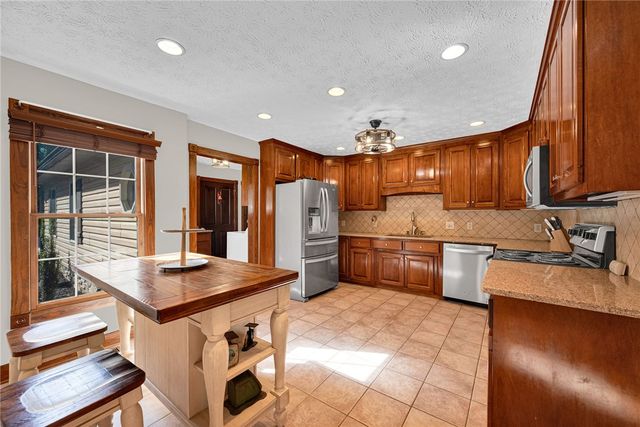 223 Brooks Drive, Townville, SC 29689