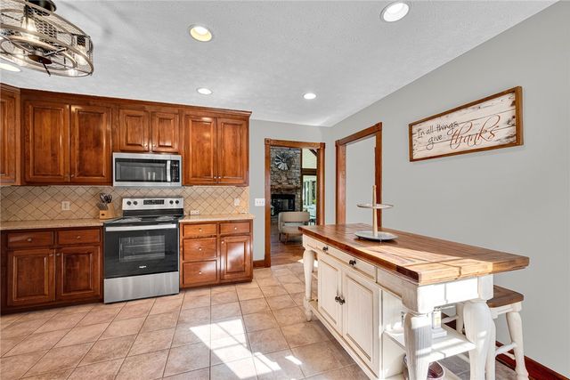 223 Brooks Drive, Townville, SC 29689