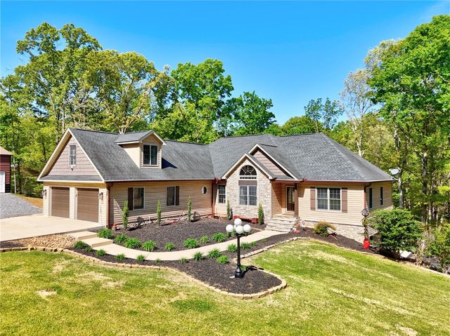 223 Brooks Drive, Townville, SC 29689