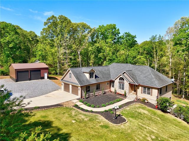 223 Brooks Drive, Townville, SC 29689