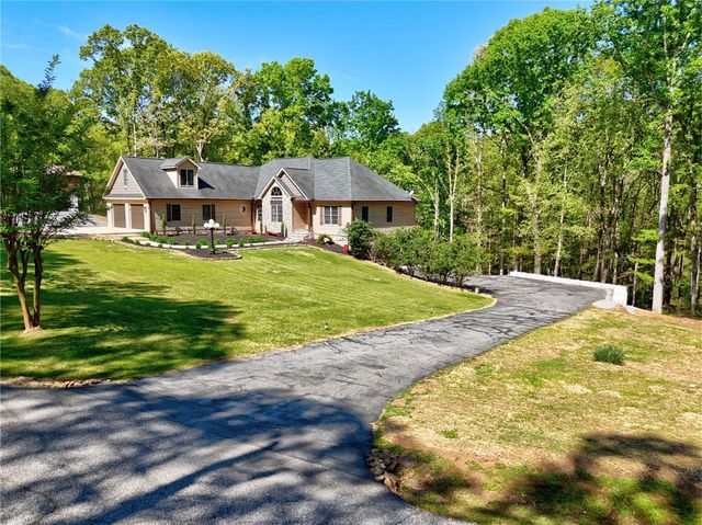 223 Brooks Drive, Townville, SC 29689