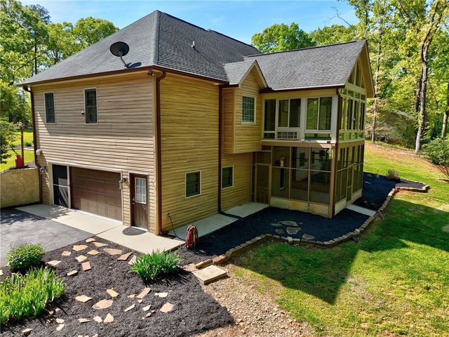 223 Brooks Drive, Townville, SC 29689