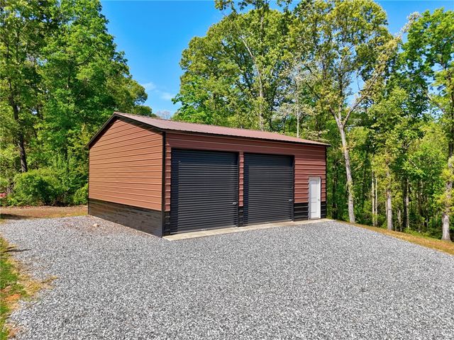223 Brooks Drive, Townville, SC 29689