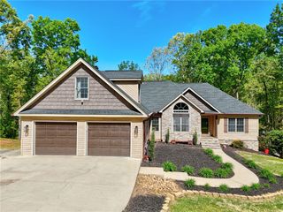 223 Brooks Drive, Townville, SC 29689