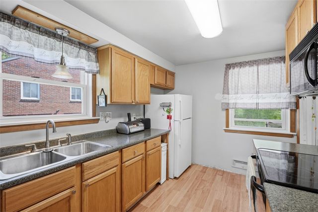 9261 Old Perry Hwy, Mccandless, PA 15237