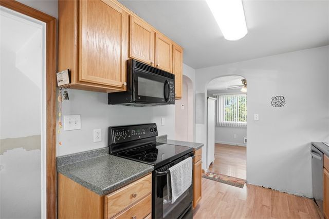 9261 Old Perry Hwy, Mccandless, PA 15237