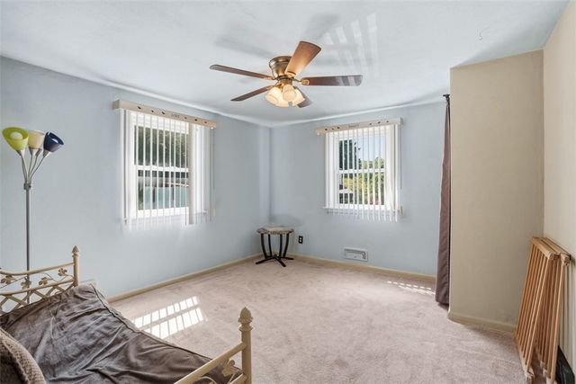 9261 Old Perry Hwy, Mccandless, PA 15237