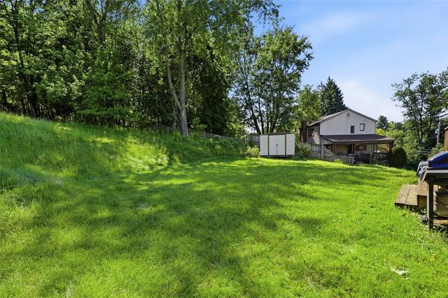 9261 Old Perry Hwy, Mccandless, PA 15237