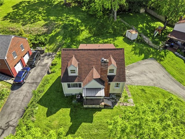 9261 Old Perry Hwy, Mccandless, PA 15237