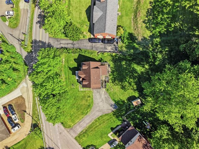9261 Old Perry Hwy, Mccandless, PA 15237