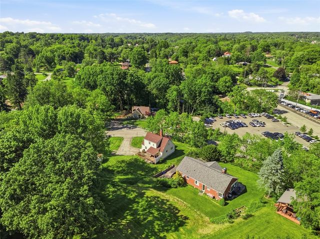 9261 Old Perry Hwy, Mccandless, PA 15237