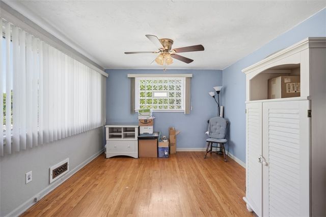 9261 Old Perry Hwy, Mccandless, PA 15237