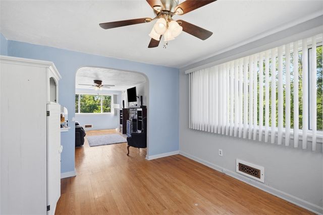9261 Old Perry Hwy, Mccandless, PA 15237