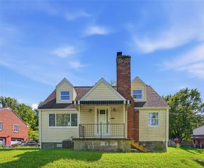 9261 Old Perry Hwy, Mccandless, PA 15237