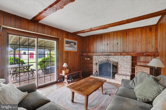 2432 PINE GROVE RD, York, PA 17403