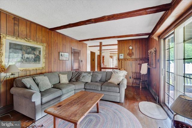 2432 PINE GROVE RD, York, PA 17403
