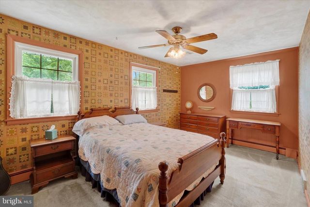2432 PINE GROVE RD, York, PA 17403