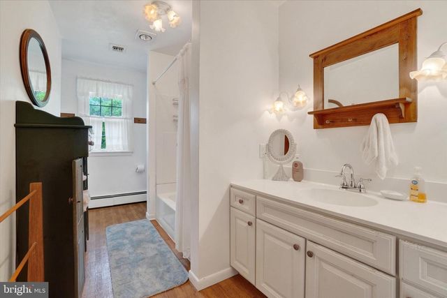 2432 PINE GROVE RD, York, PA 17403