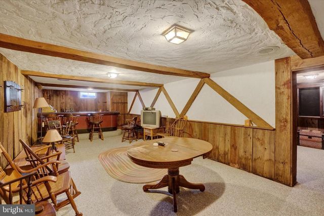 2432 PINE GROVE RD, York, PA 17403
