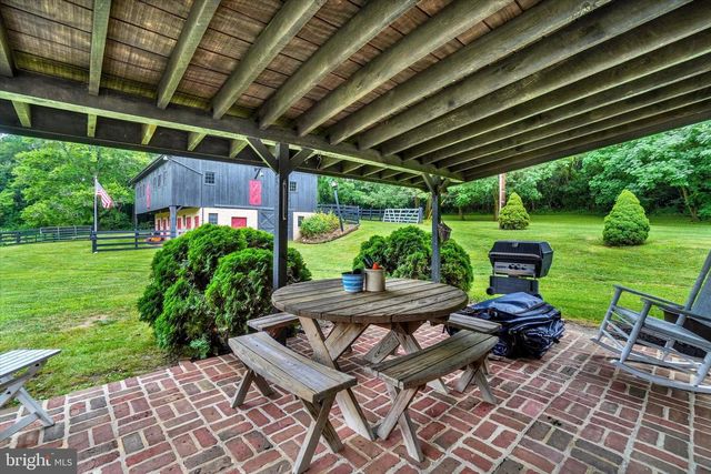 2432 PINE GROVE RD, York, PA 17403