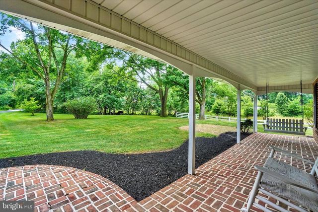 2432 PINE GROVE RD, York, PA 17403