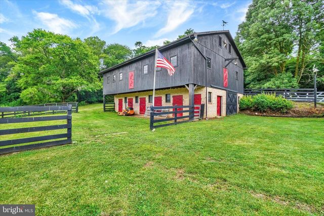 2432 PINE GROVE RD, York, PA 17403