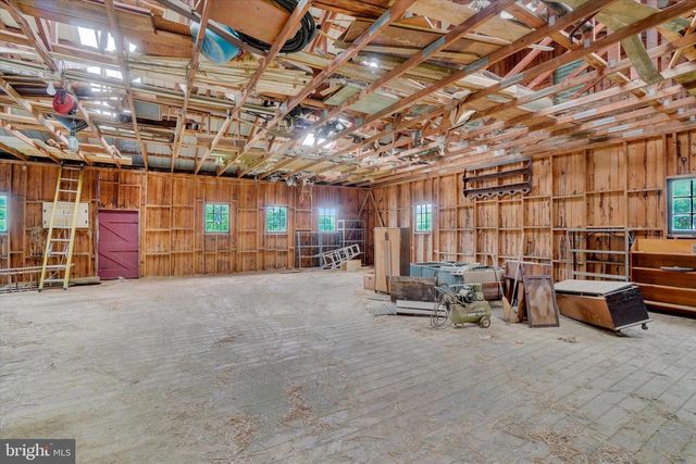 2432 PINE GROVE RD, York, PA 17403