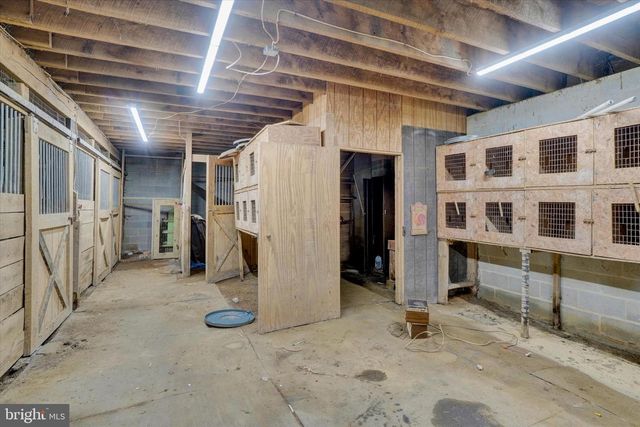 2432 PINE GROVE RD, York, PA 17403