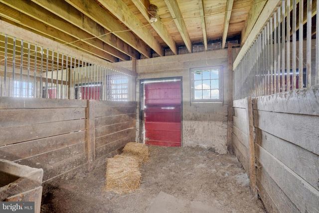 2432 PINE GROVE RD, York, PA 17403