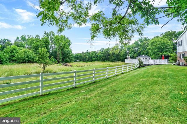 2432 PINE GROVE RD, York, PA 17403