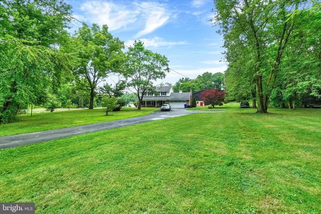 2432 PINE GROVE RD, York, PA 17403