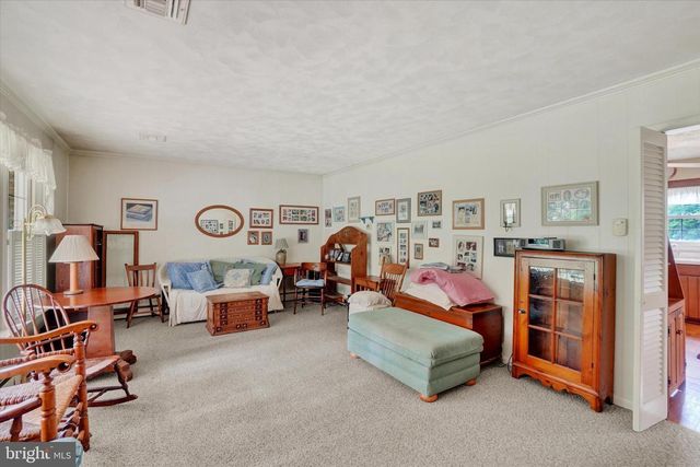 2432 PINE GROVE RD, York, PA 17403