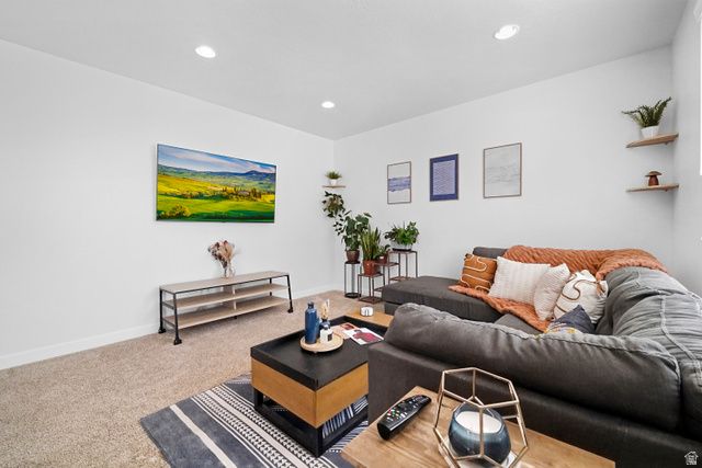 2126 W LYDIA LN, Syracuse, UT 84075