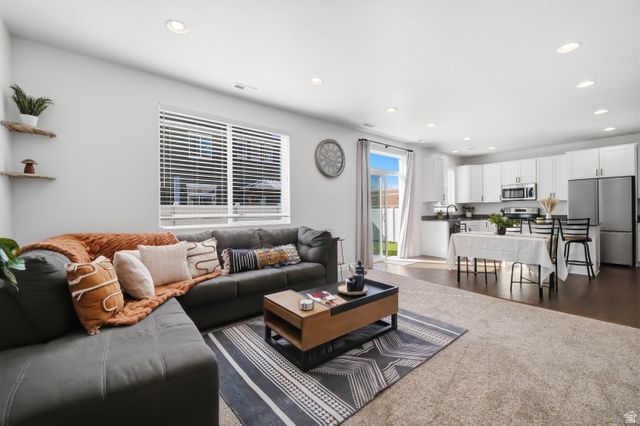 2126 W LYDIA LN, Syracuse, UT 84075