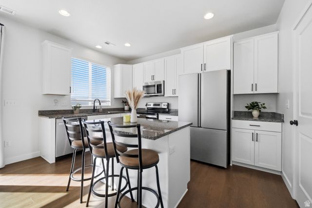 2126 W LYDIA LN, Syracuse, UT 84075