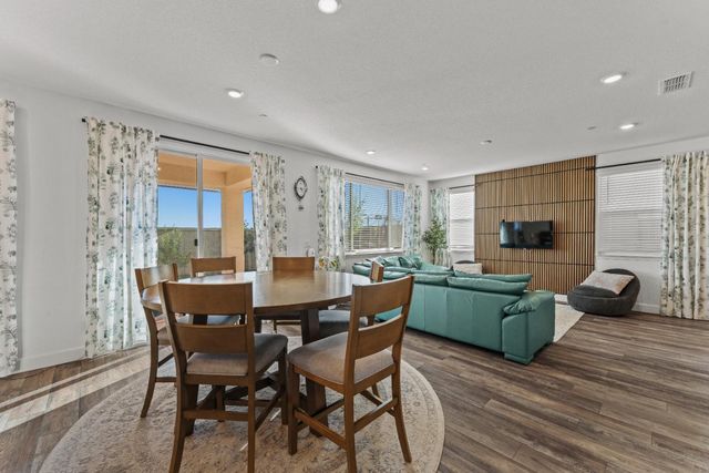 1129 Sierra Morena Way, Roseville, CA 95747