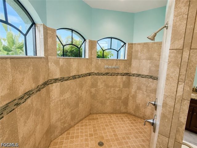 2123 NW 41st PL, Cape Coral, FL 33993