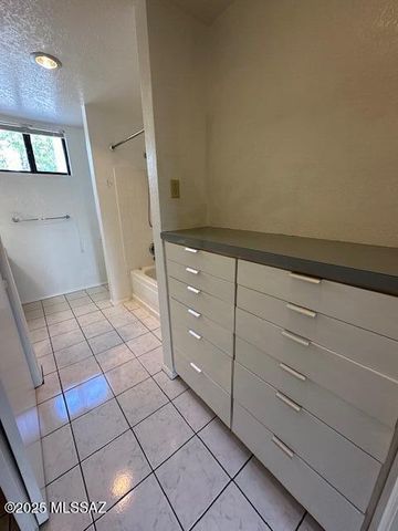 7622 E Callisto Cir Unit 201, Tucson, AZ 85715