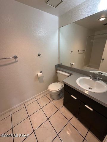 7622 E Callisto Cir Unit 201, Tucson, AZ 85715