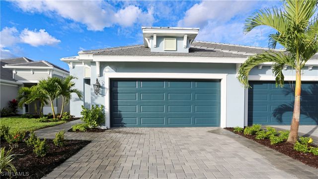 2428 Ariane DR, Naples, FL 34112