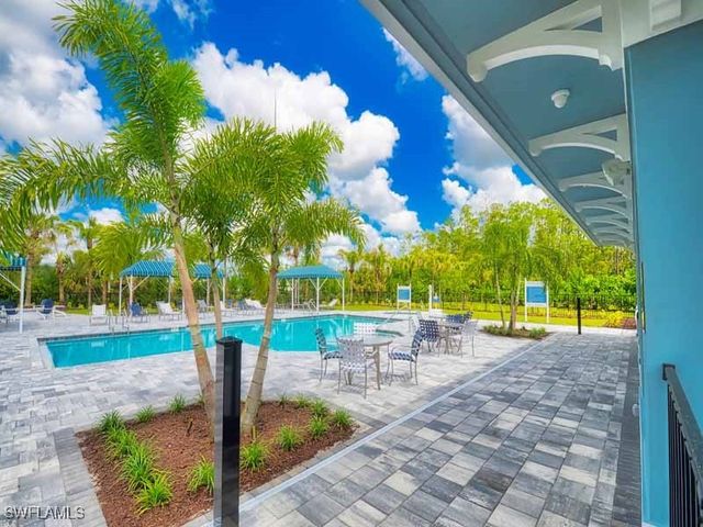 2428 Ariane DR, Naples, FL 34112