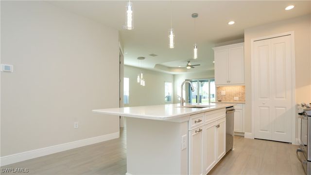 2428 Ariane DR, Naples, FL 34112