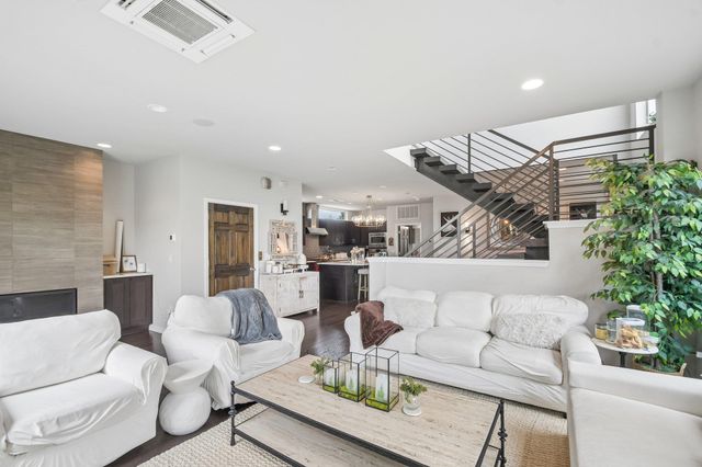1142 Lost Creek BLVD 12, Austin, TX 78746