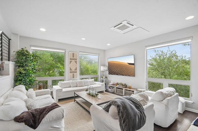 1142 Lost Creek BLVD 12, Austin, TX 78746