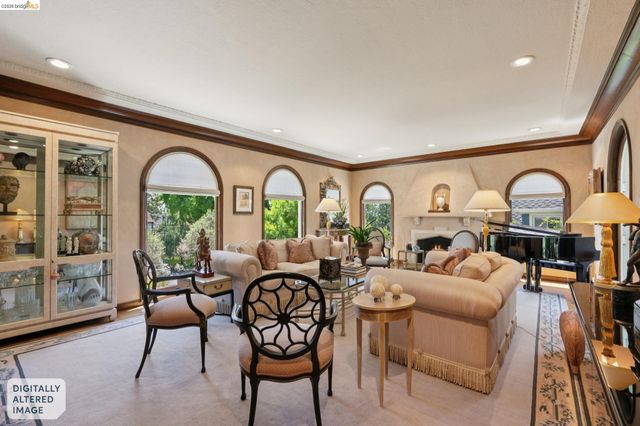 1300 Sunnyhills Rd, Oakland, CA 94610
