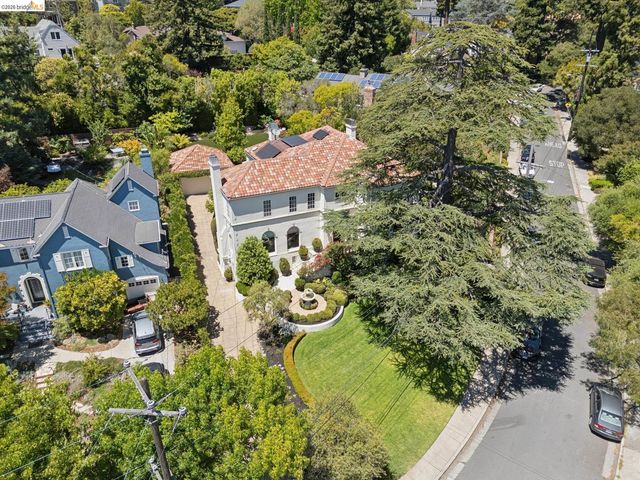 1300 Sunnyhills Rd, Oakland, CA 94610
