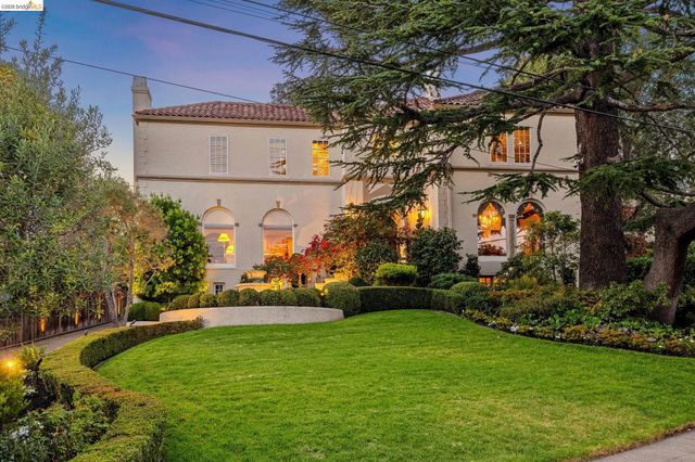 1300 Sunnyhills Rd, Oakland, CA 94610