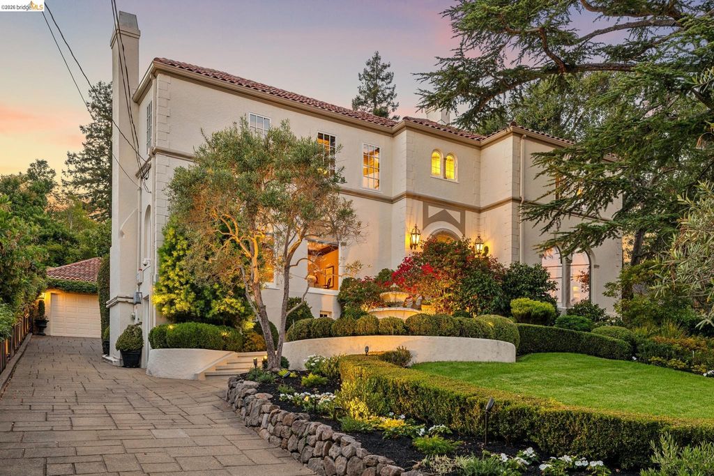 1300 Sunnyhills Rd, Oakland, CA 94610
