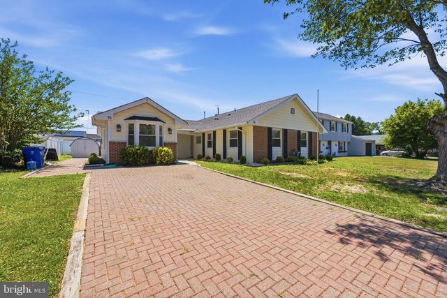 10 MIDFIELD LN